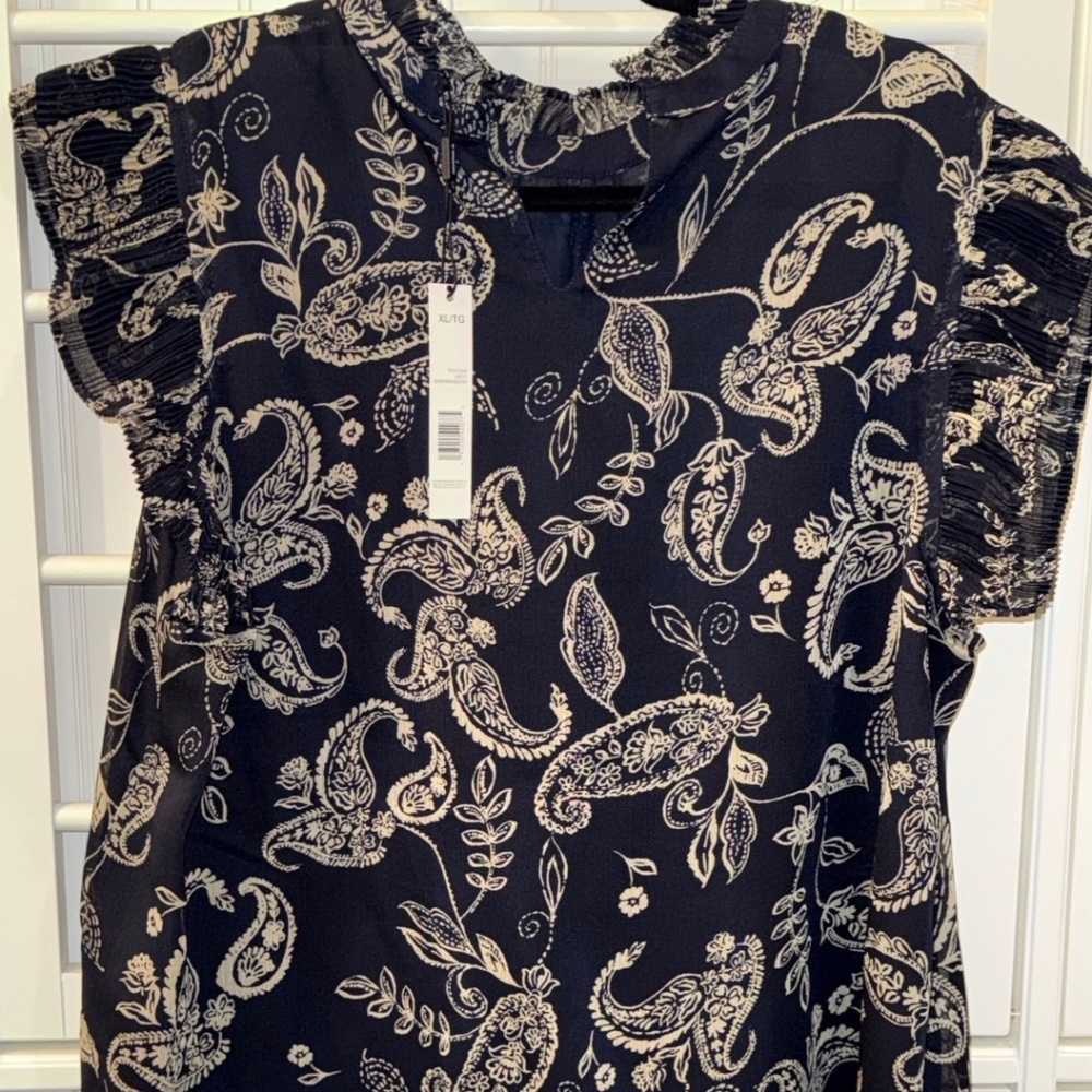 T Tahari Flutter Ruffle Cap Sleeve Blouse XL Navy Paisley BRAND NEW - Picture 2 of 6